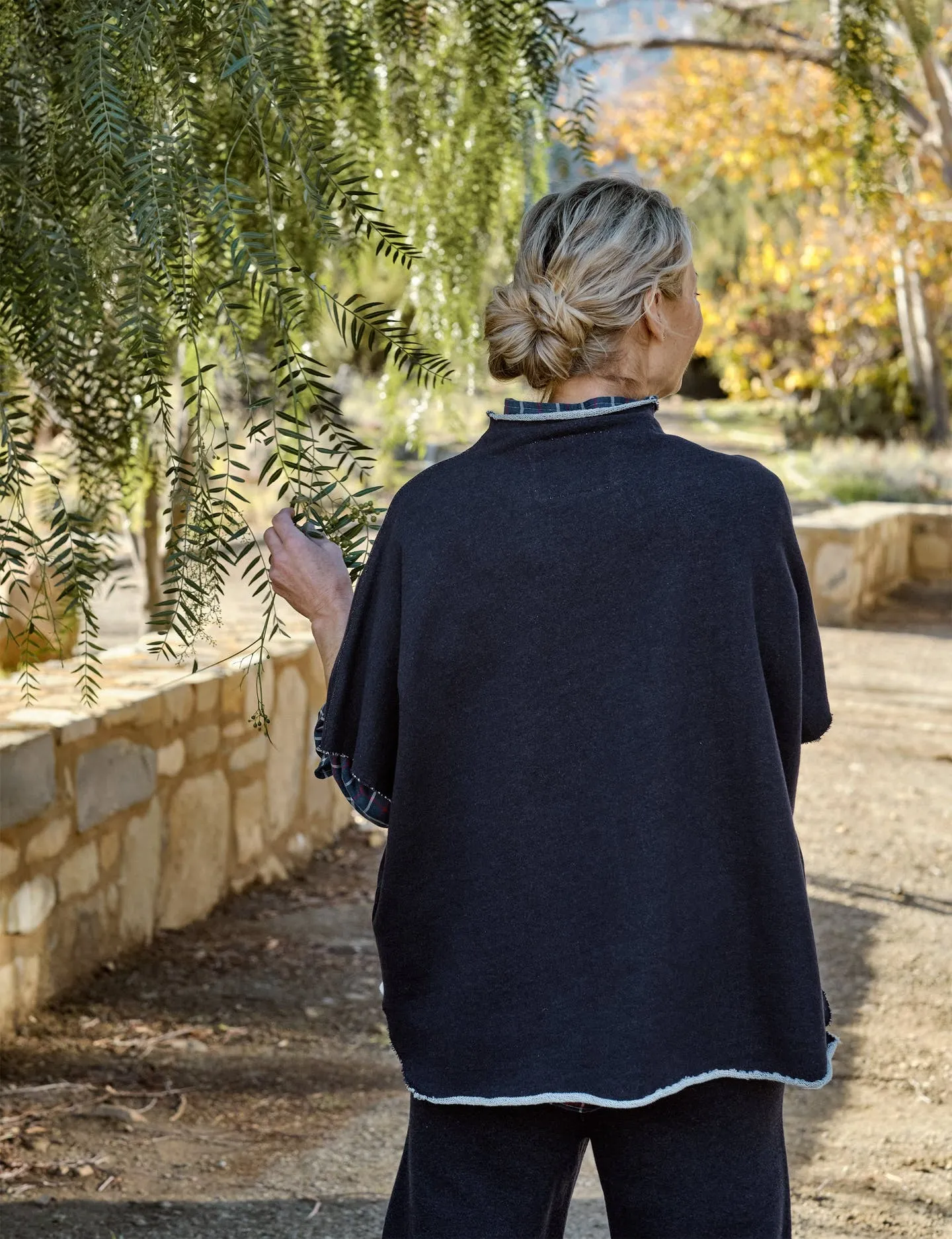 Frank & Eileen - Funnel Neck Capelet in Navy Melange