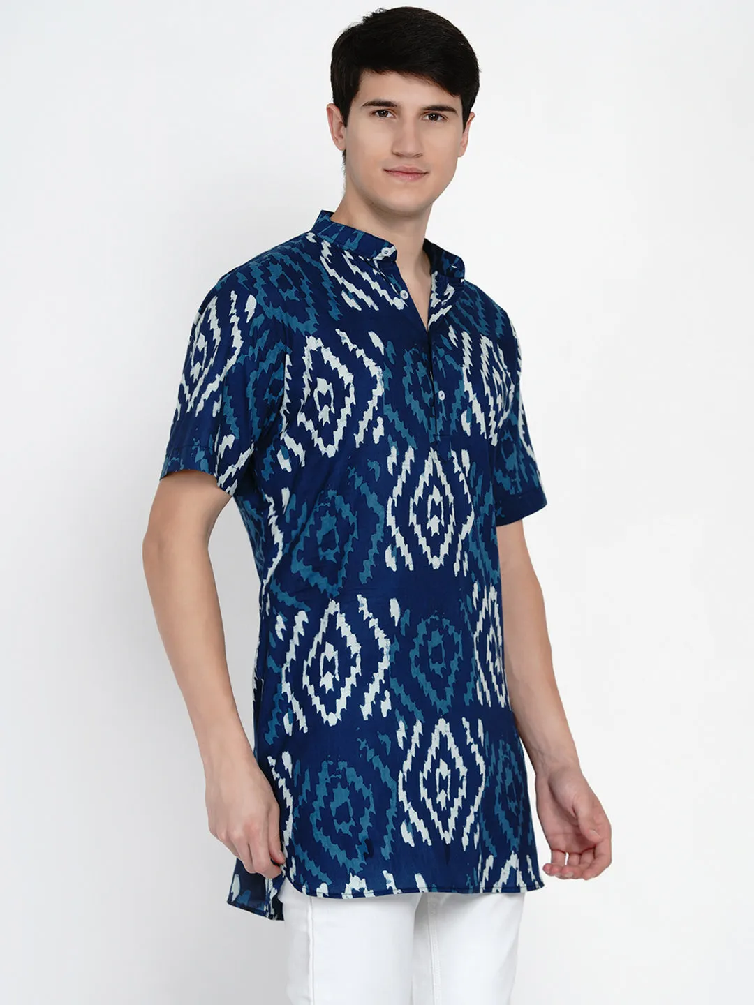 Men Navy Blue & White Geometric Printed Kurta